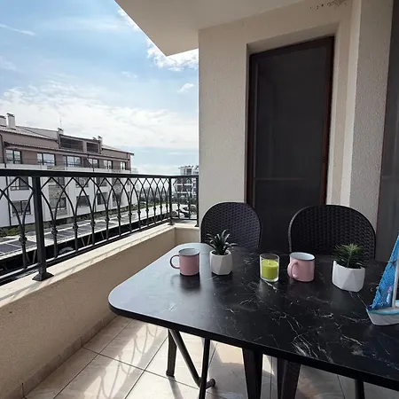 Bayview Family - б-23 Sarafovo Daire